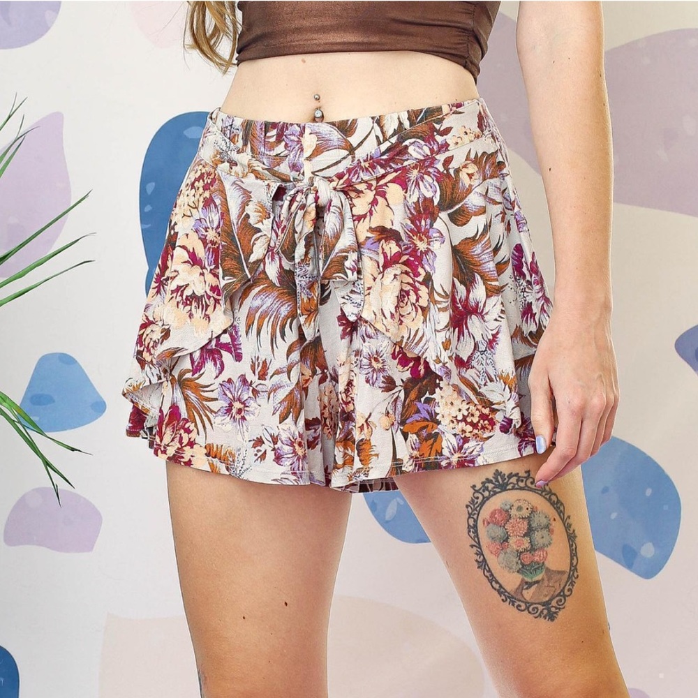 BP. Floral Flounce Elastic Waist Casual Tie Front Shorts